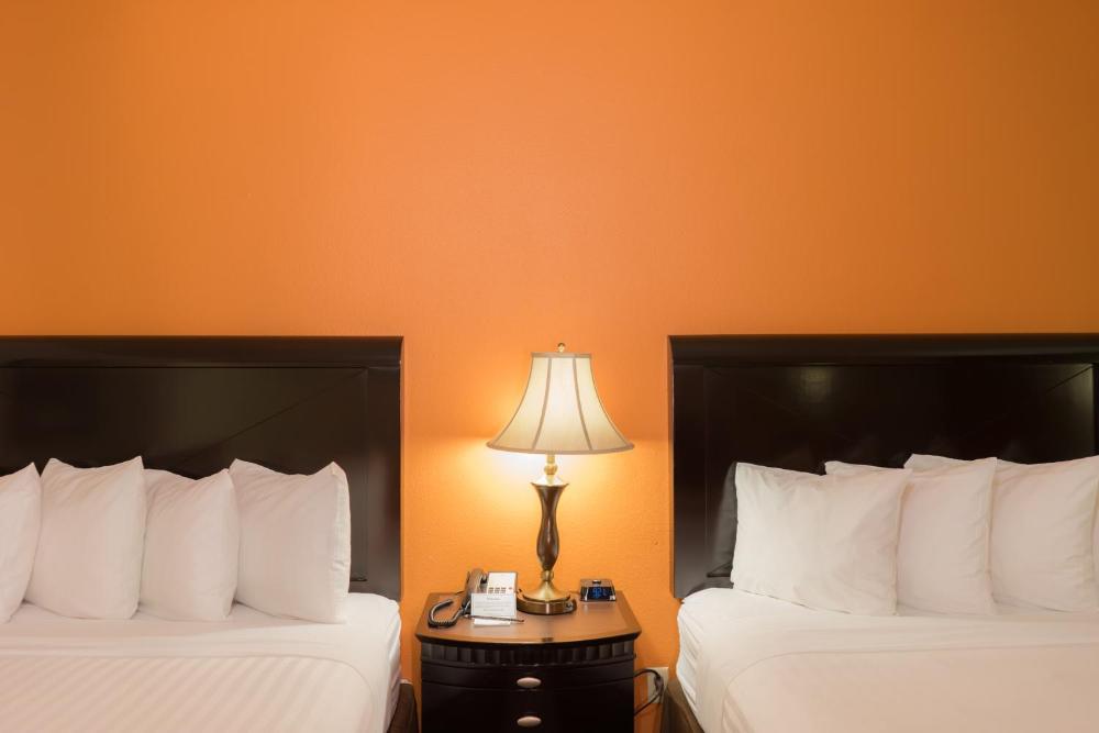 Deluxe Queen Room with Two Queen Beds interior